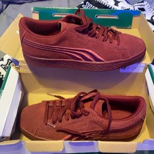 Suede Classic Badge Jr Pumas